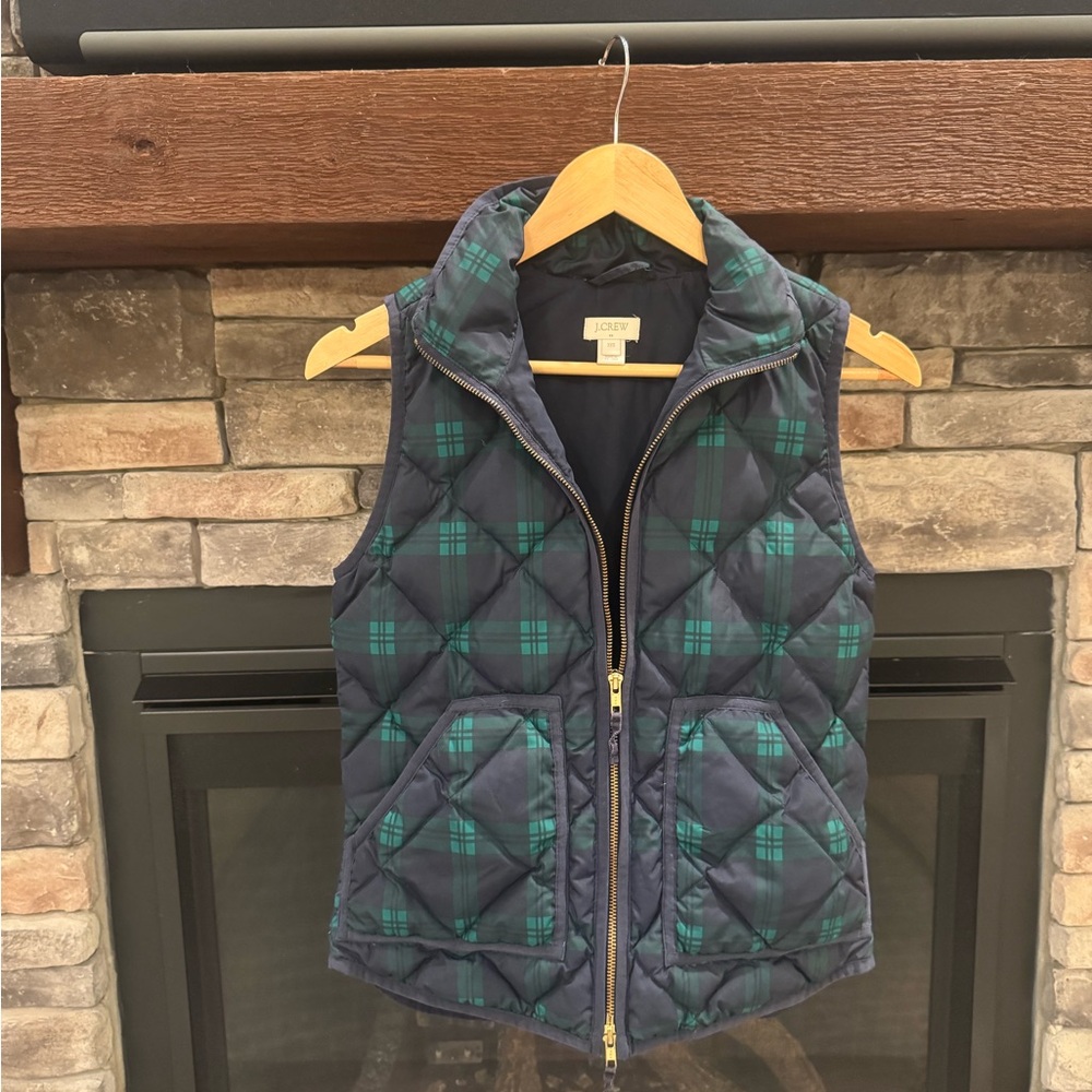 J.Crew Women’s XXS lightweight  down puffer vest! - Picture 2 of 9